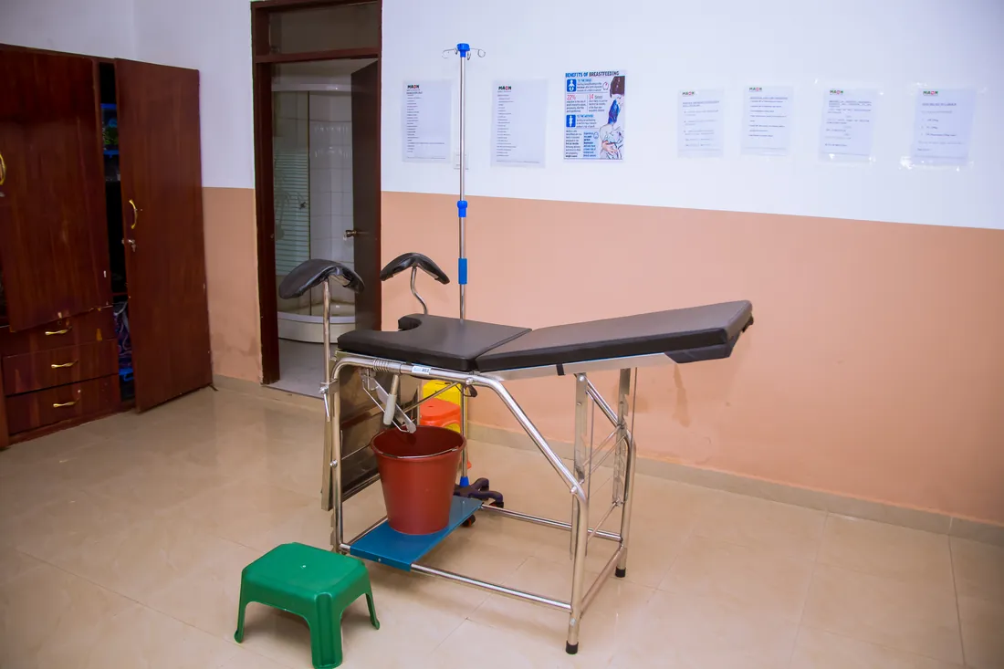 The delivery room at MAON, with the delivery couch.
